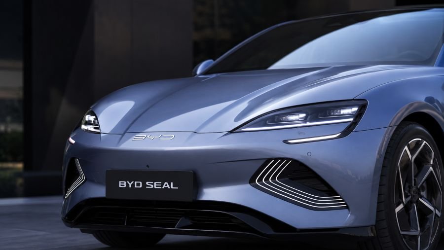 BYD Seal front design and LED headlights