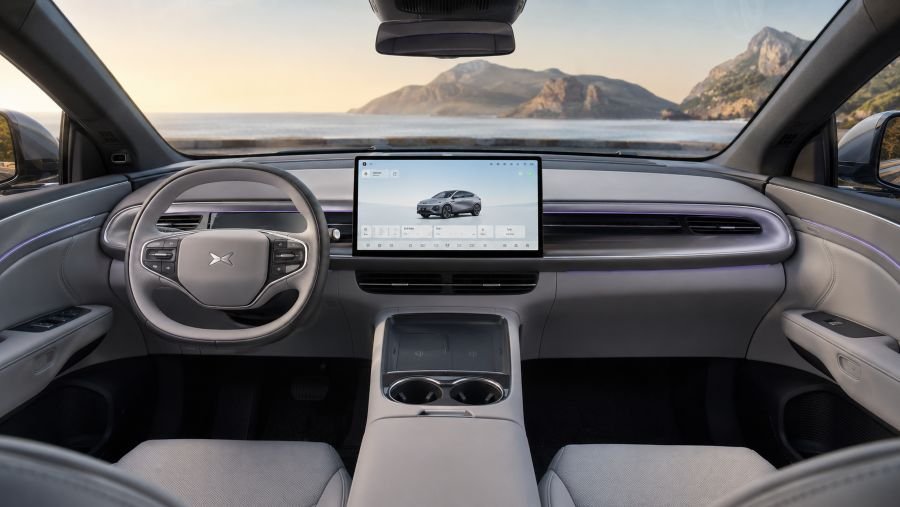Xpeng G6 interior review touchscreen cabin and technology features